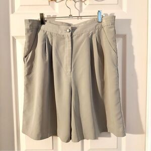 Tan Dana sportswear shorts
